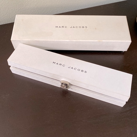 MARC JACOBS Swiss Analog Gold Watch Oval Link Bracelet MJ1106 Stainless Steel - Picture 6 of 6